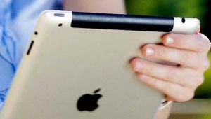 Keilor East: 100 iPads stolen from Penleigh and Essendon Grammar