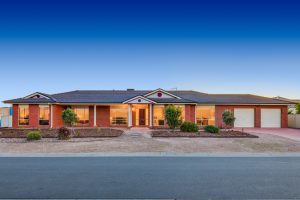 House on the prairie: 1 Glencapel Court, Hillside, 3037