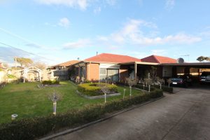 Live well, eat well: 55 Atheldene Drive, St Albans, 3021