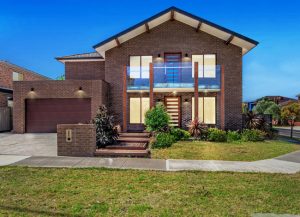 Lakeside perfection: 26 Lakewood Boulevard, Cairnlea, 3023