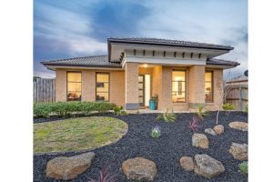 To the moon and back: 2F Apollo Road, Taylors Lakes, 3038