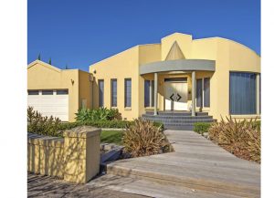 Modern entertainer: 57 The Avenue, Sunshine West, 3020