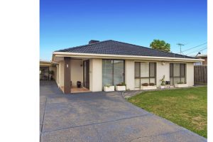 Work and play: 5 Bretton Court, St Albans, 3021