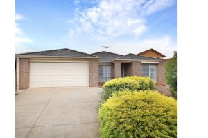 A pigeon pair?: 2009 & 2011 Western Highway, Rockbank  3335