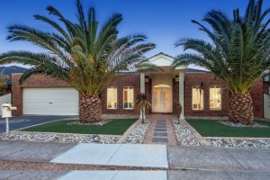 Big and bold: 29 Loddon Drive, Taylors Hill, 3037