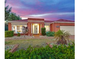 Stately haven: 240 Westwood Drive, Burnside, 3023