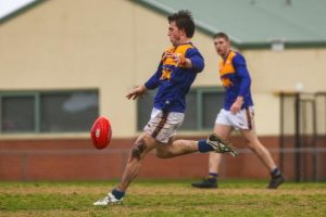 Taylors Lakes holds on against Magpies