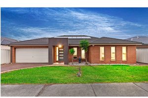 Polished style: 18 Bowman Court, Taylors Hill, 3037