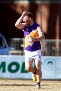 Taylors Lakes signs Rose