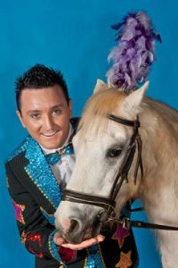 Lockdown strands circus