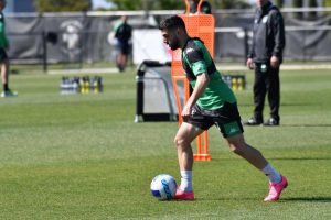 Theoharous signs with United