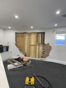 Car ploughs into Sunshine building