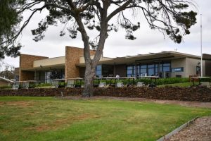 Lend a hand at local golf course