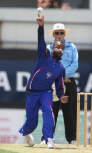 Mohamed crosses to Sunshine