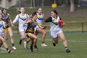Caroline Springs into fifth straight grand final