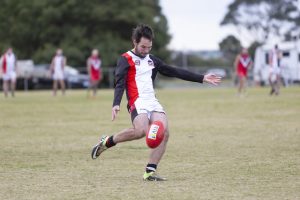 Roadrunners, Hawks to play thirds