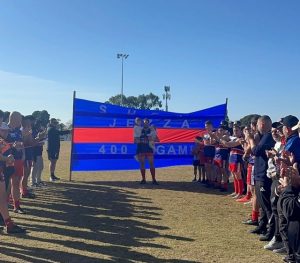 Angelowitsch hits 400