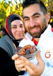 Sunshine mosque hosts iftar dinner