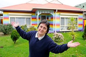 Flower power revival on for Albion resident