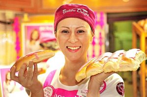 Deer Park bakery raises $1500 to support people with breast cancer