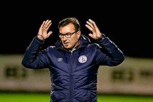 Melbourne Knights split with coaches