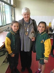 Stephanie Alexander visits Parkwood Green PS