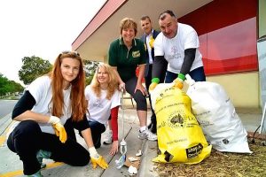 Hands on for a tidy town