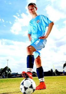 Taylors Lakes teen takes on the world